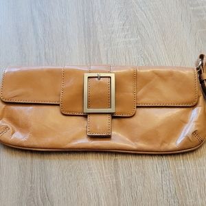 Kenneth Cole used clutch